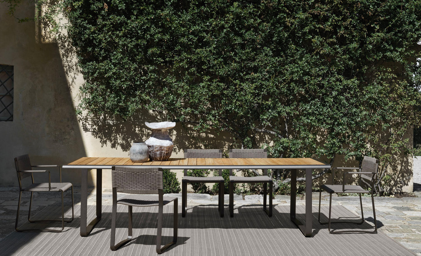 GOLDEN GATE OUTDOOR TABLE