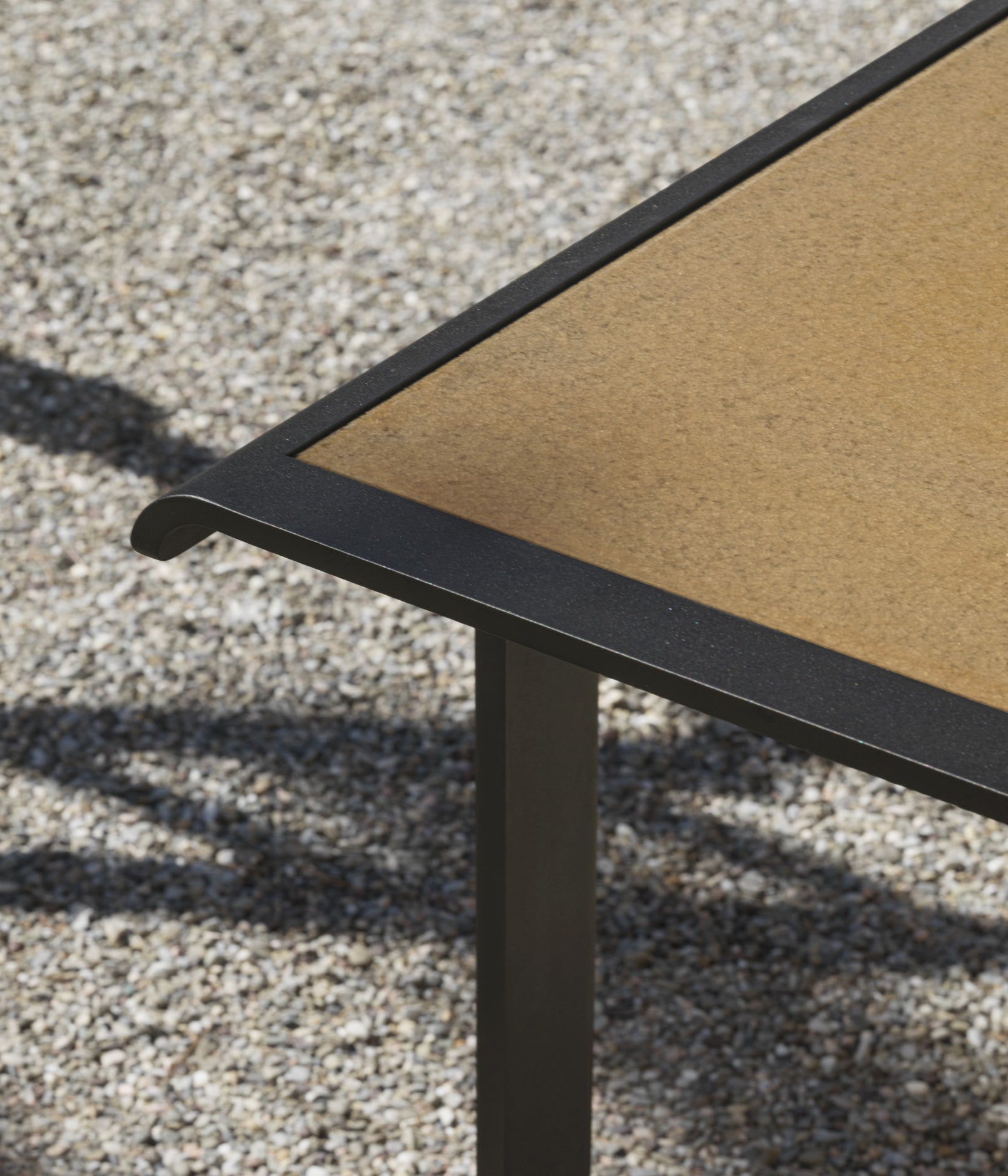 GOLDEN GATE OUTDOOR TABLE