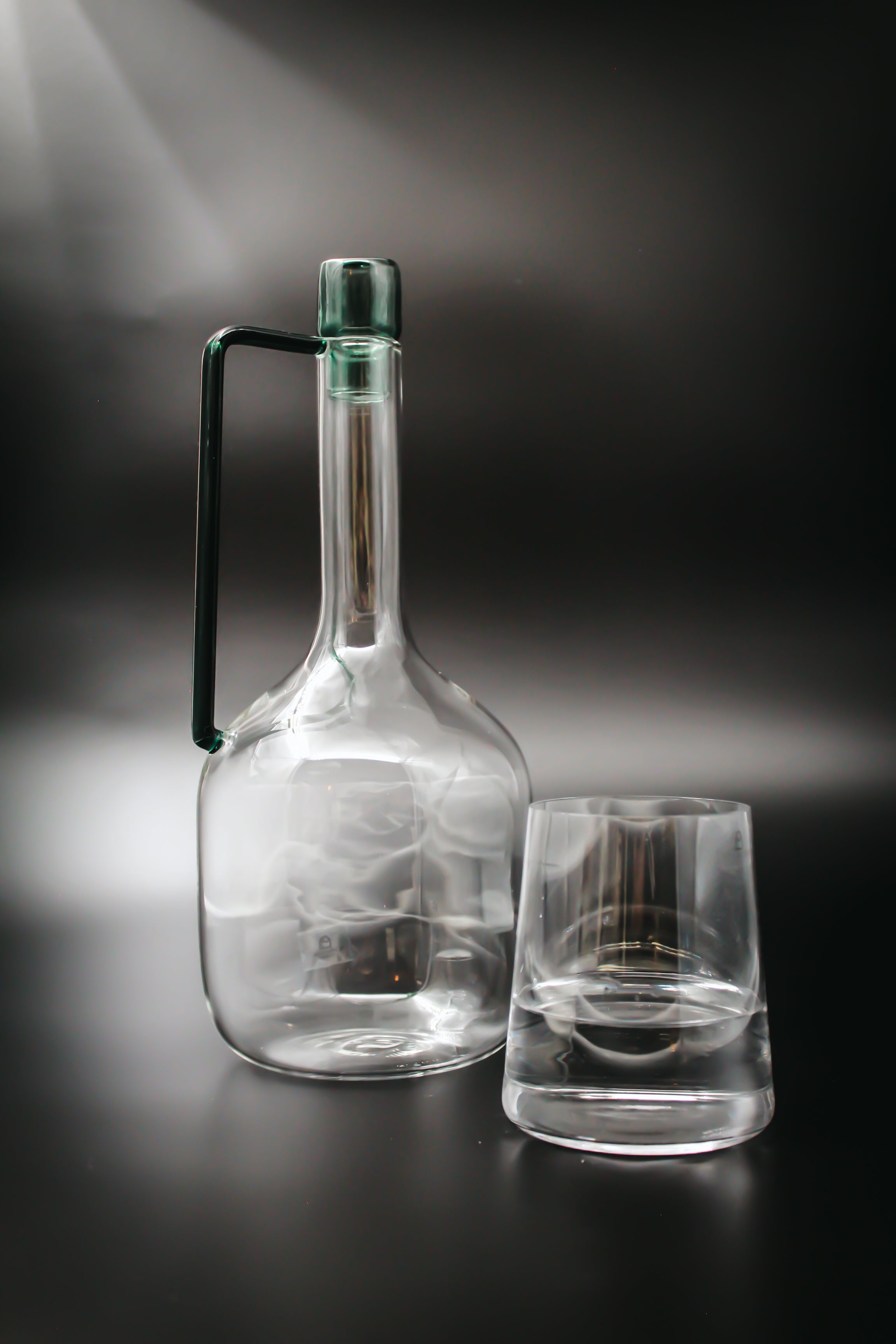 Carafe à anse Liberta - Carafe design en verre - Ichendorf